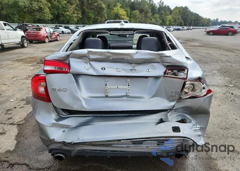 2017 Volvo S60 Dynamic z USA, uszkodzony, nr VIN YV140MTL8H2431422